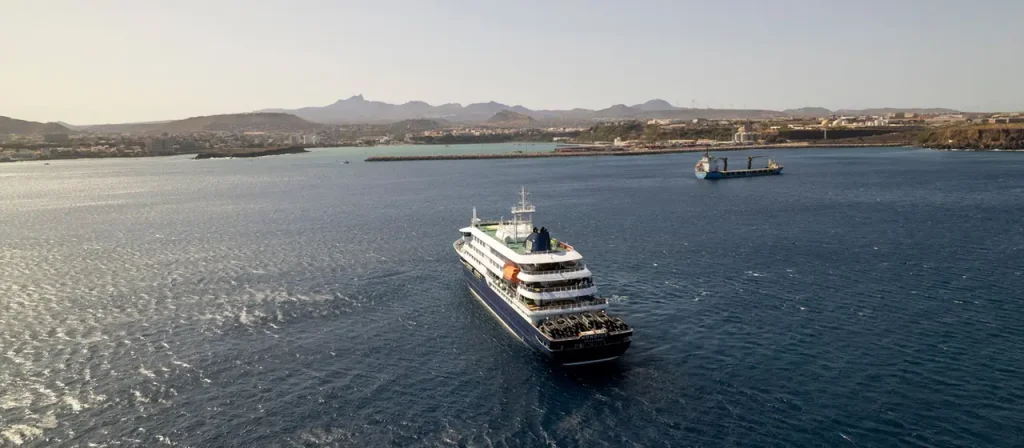 Auf dem Kreuzfahrtschiff MV Hondius im Atlantik starben drei Menschen nach einem möglichen Hantavirus-Ausbruch. Die WHO untersucht die Fälle.