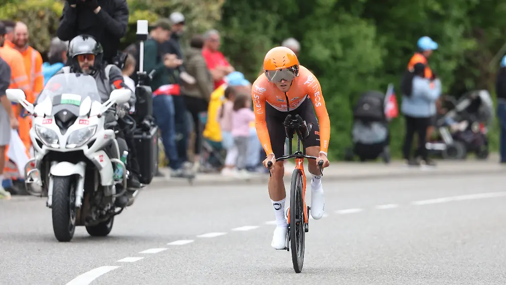 Oscar Onley stürzt vor der Tour de France schwer und muss Rennen aufgeben Oscar Onley hat sich bei der Tour Auvergne-Rhône-Alpes schwer verletzt. Der britische Radprofi stürzte in einen Graben und musste das Rennen vorzeitig aufgeben.