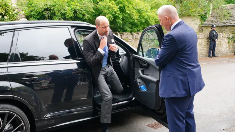 Der Neffe von König Charles III, Peter Phillips, hat eine NHS-Krankenschwester geheiratet