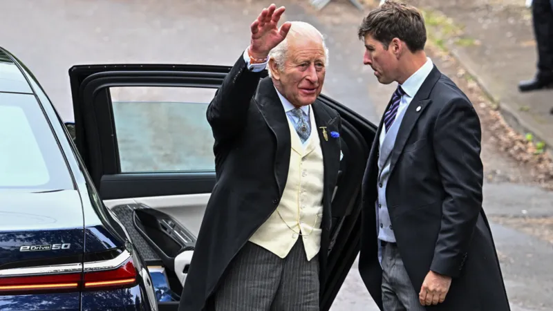 Der Neffe von König Charles III, Peter Phillips, hat eine NHS-Krankenschwester geheiratet