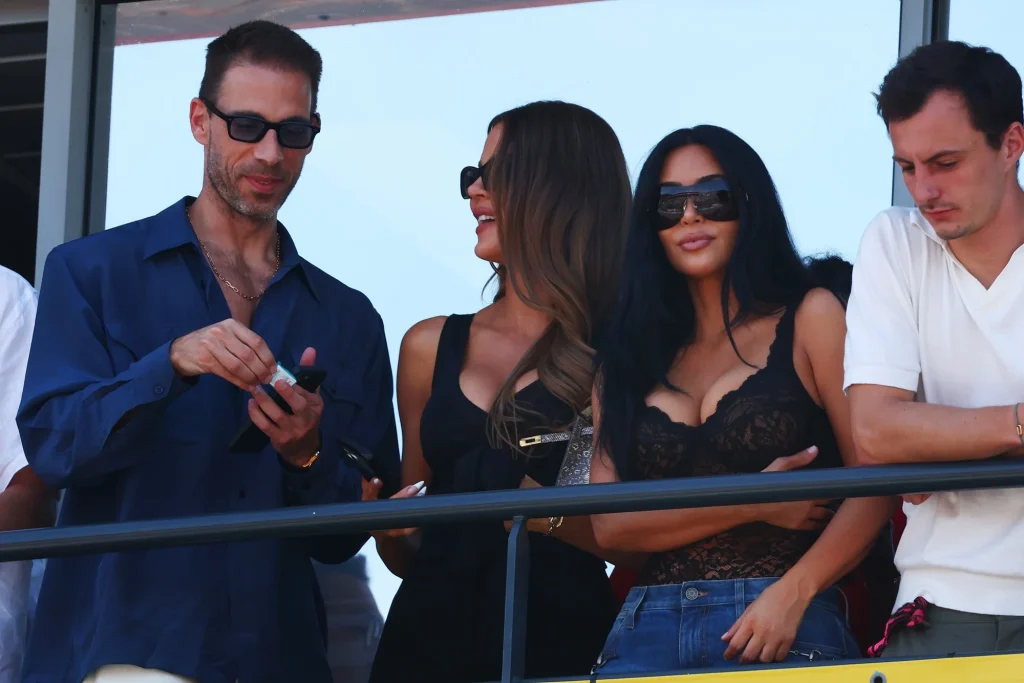 Kim Kardashian unterstützt Lewis Hamilton beim Großen Preis von Monaco 2026