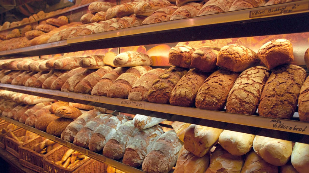 Die deutsche Bäckereikette Der Bäcker Lampe hat Insolvenz angemeldet. Betroffen sind 44 Filialen und 280 Beschäftigte in Thüringen, Sachsen und Sachsen-Anhalt.