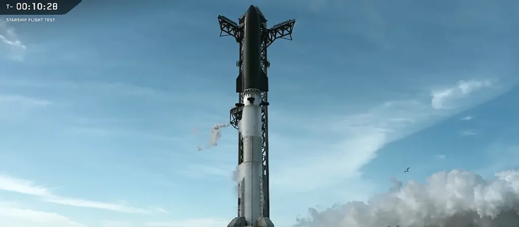 SpaceX brach den 13. Starship-Testflug weniger als eine Sekunde vor dem Start wegen eines Triebwerksproblems ab. Zwei Raptor-Triebwerke werden ersetzt.