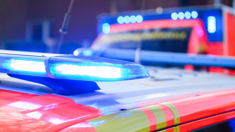 16-Jähriger stirbt bei Arbeitsunfall auf Bauernhof in Bad Dürrheim Ein 16-Jähriger ist bei einem Arbeitsunfall auf einem Bauernhof in Bad Dürrheim tödlich verunglückt. Die Polizei untersucht die Ursache des Unfalls.