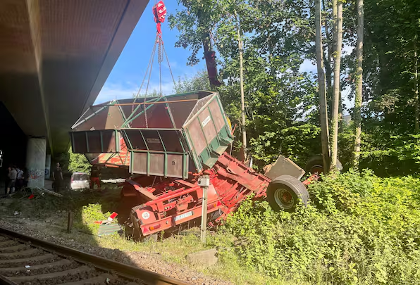 Nach Kollision mit Traktor: Zugverkehr zwischen Kiel und Rendsburg wieder aufgenommen