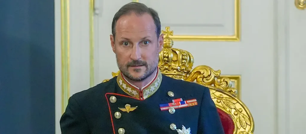 Nach dem Tod von Harald V. wird Haakon VIII. neuer König von Norwegen Nach dem Tod Haralds V. übernimmt Haakon VIII. den norwegischen Thron. Mette-Marit wird Königin, Ingrid Alexandra neue Kronprinzessin.