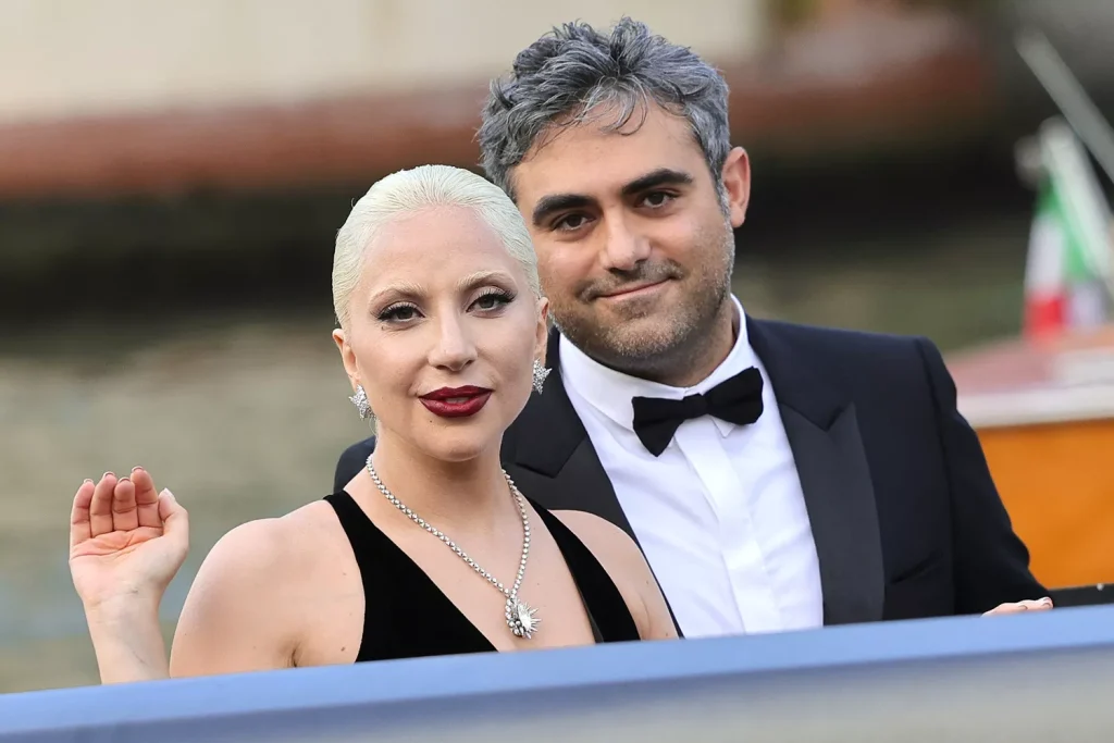 Lady Gaga ist erstmals Mutter geworden – laut Medien Lady Gaga und Michael Polansky sind laut Medien erstmals Eltern geworden. Fotos zeigen sie mit einem Baby in Kalifornien. Diese Details sind bislang bekannt.