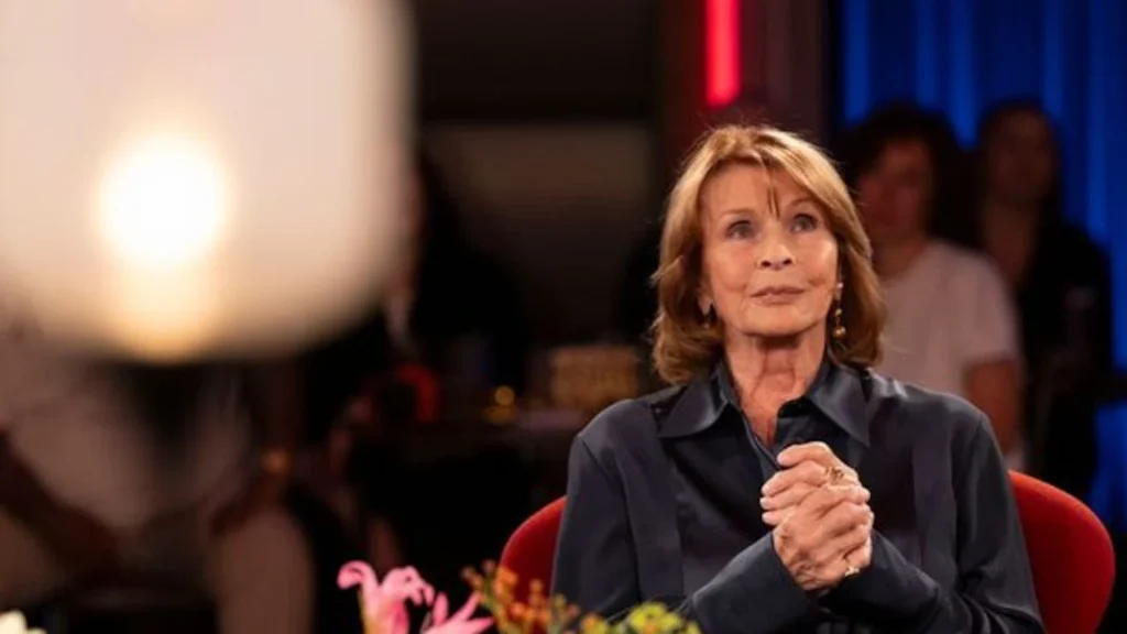 Senta Berger spricht über die Einsamkeit nach dem Tod ihres Mannes Senta Berger spricht über das Leben nach Michael Verhoevens Tod, Einsamkeit, ihre Kinder, gesundheitliche Probleme und ihre weitere Arbeit als Schauspielerin.