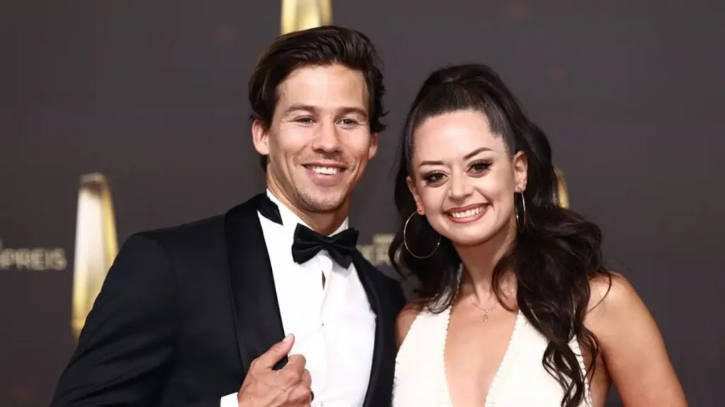 Joel Mattli und Malika Dzumaev tanzen wieder zusammen. Strandvideos aus Kühlungsborn heizen Liebesgerüchte an. Was über die Let's-Dance-Stars bekannt ist.