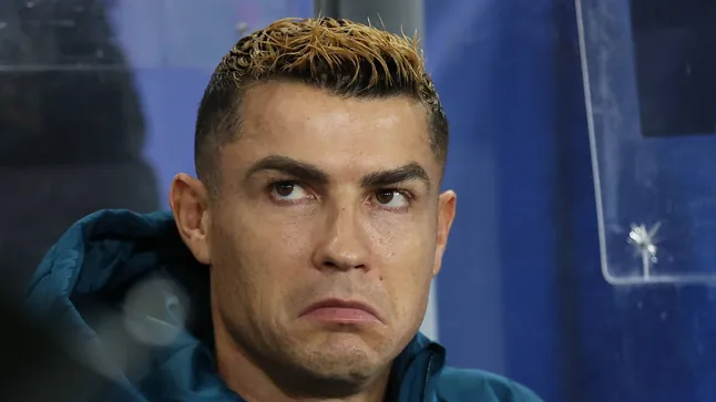 Cristiano Ronaldo verlässt Portugals Nationalmannschaft nach reduzierter Rolle Cristiano Ronaldo hat Portugals Nationalteam vorzeitig verlassen. Der 41-Jährige verliert seinen Stammplatz und bekommt zunehmend Konkurrenz durch Gonçalo Ramos.