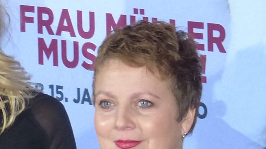 Kanzlei Liebling Kreuzberg heute im Ersten: Darum geht es im „Meisterstück“ – und was sonst um 20:15 läuft Schauspielerin Gabriela Maria Schmeide bei einer Kinopremiere in Köln