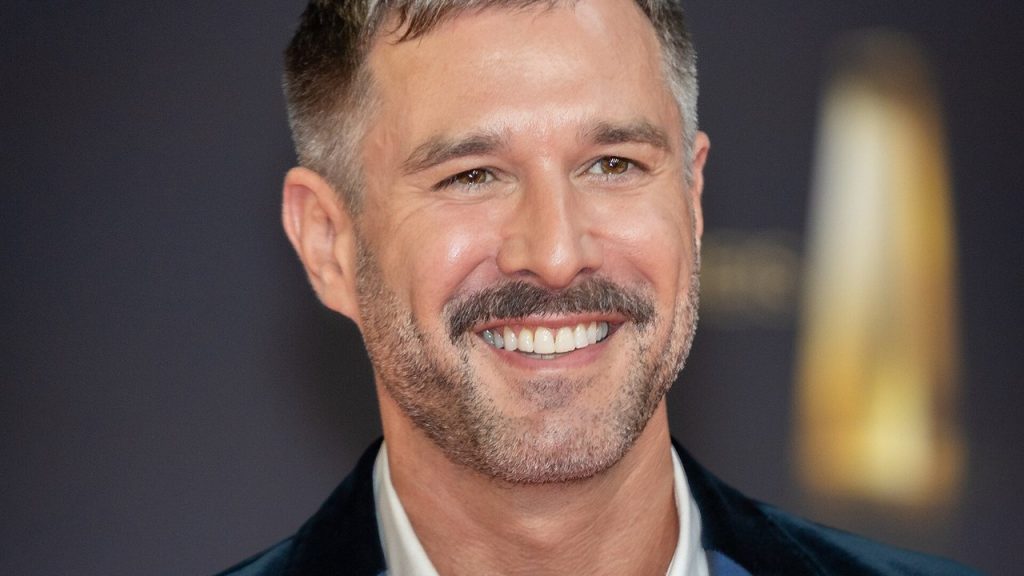 Jochen Schropp, Moderator von Promi Big Brother, beim Deutschen Fernsehpreis 2022